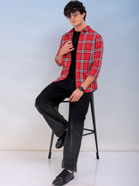 The Indian Garage Co Men Spread Collar Checked Cotton Slim Fit Casual Shirt