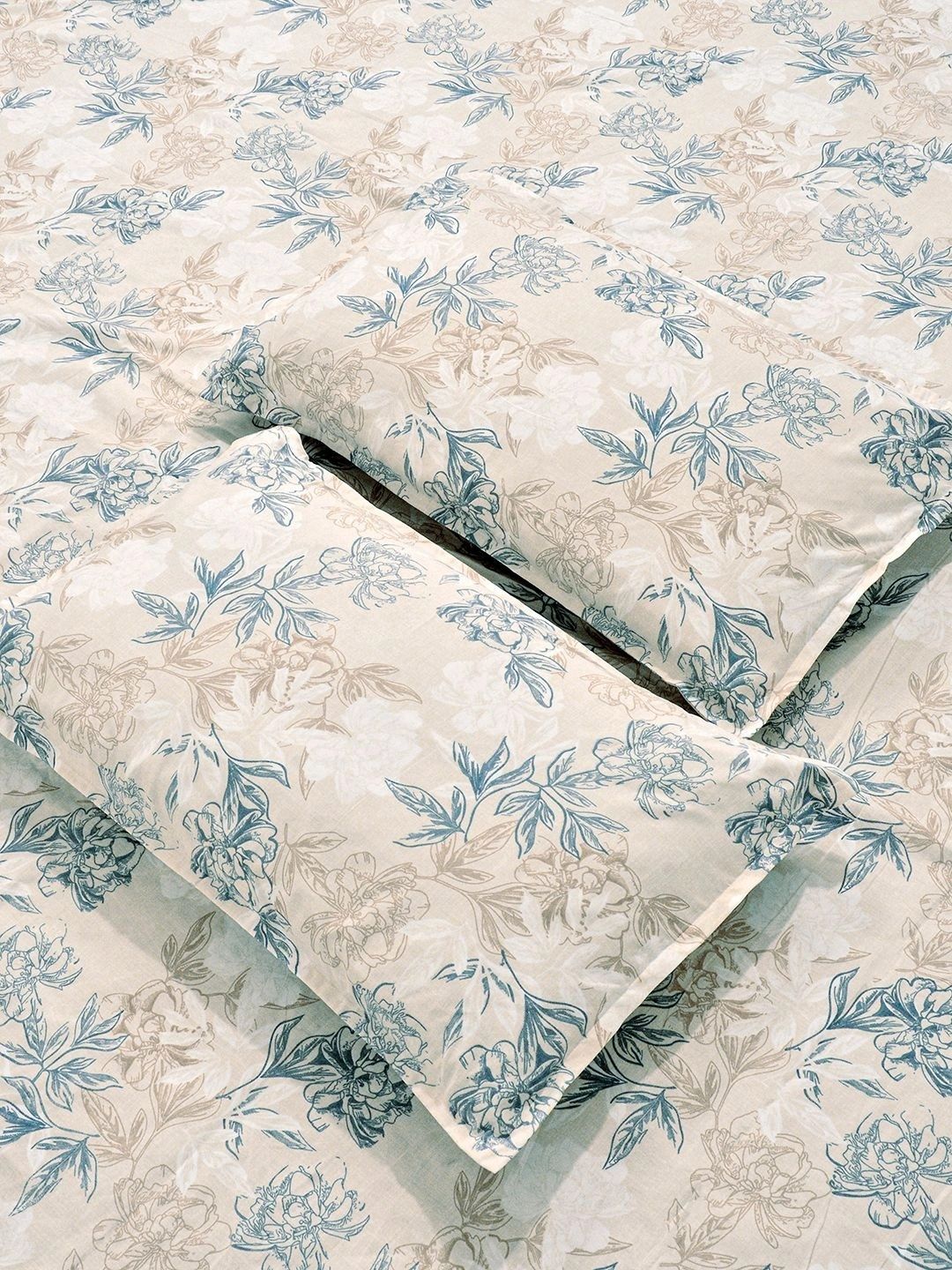 KLOTTHE Cream-Coloured & Blue Floral 300 TC King Bedsheet with 2 Pillow Covers