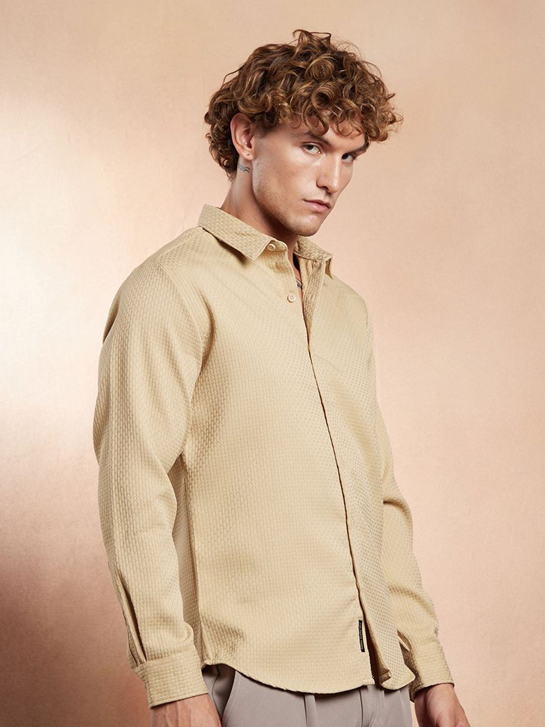 Campus Sutra Comfort Interweave-Tactile Self Design Regular Fit Casual Shirt