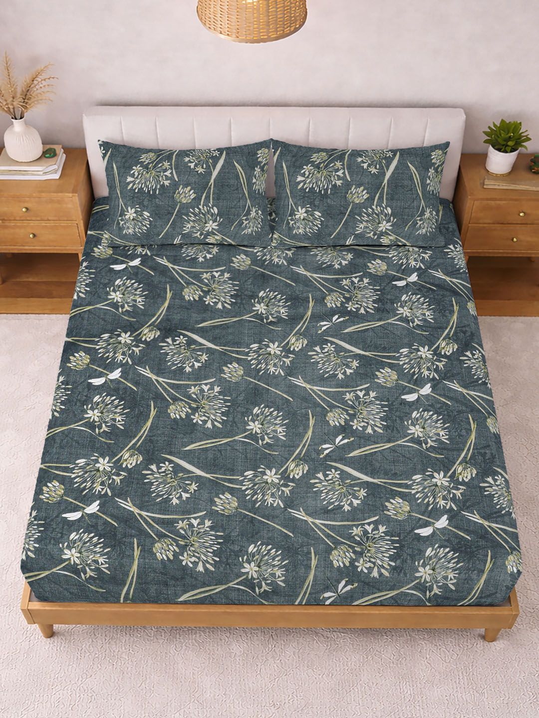 KLOTTHE Green & White Printed 300 TC Double Bedsheet With 2 Pillow Covers- 2.5 m x 2.25 m