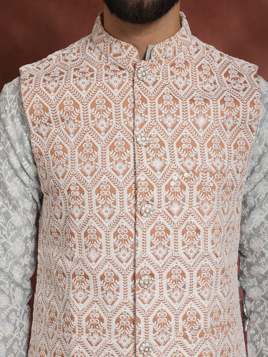 Kurta Lurus Bersulam Bunga Anouk dengan Jaket Churidar & Nehru