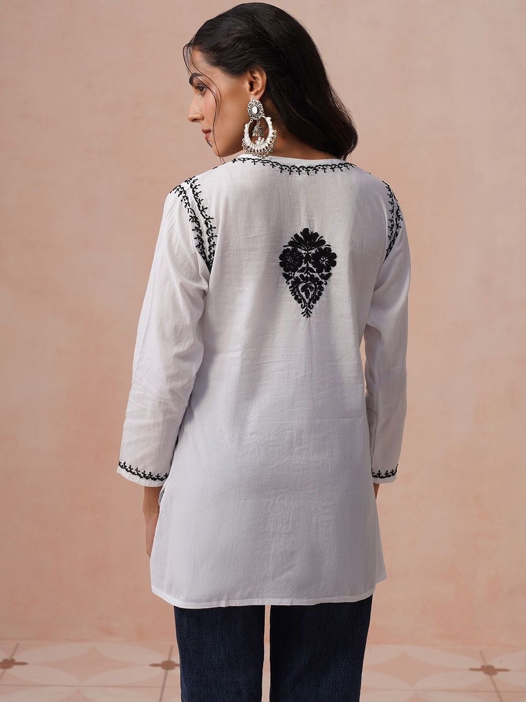 House of Chikankari Women Embroidered Chikankari Kurta