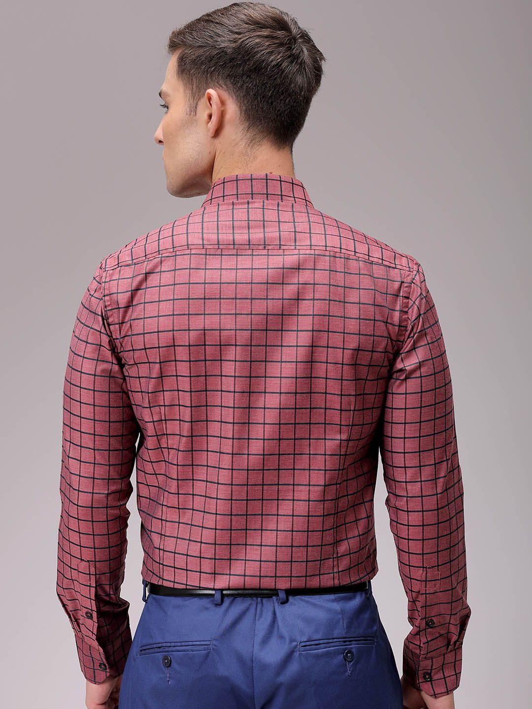 The Indian Garage Co. X Luxe Men Slim Fit Opaque Checked Formal Shirt