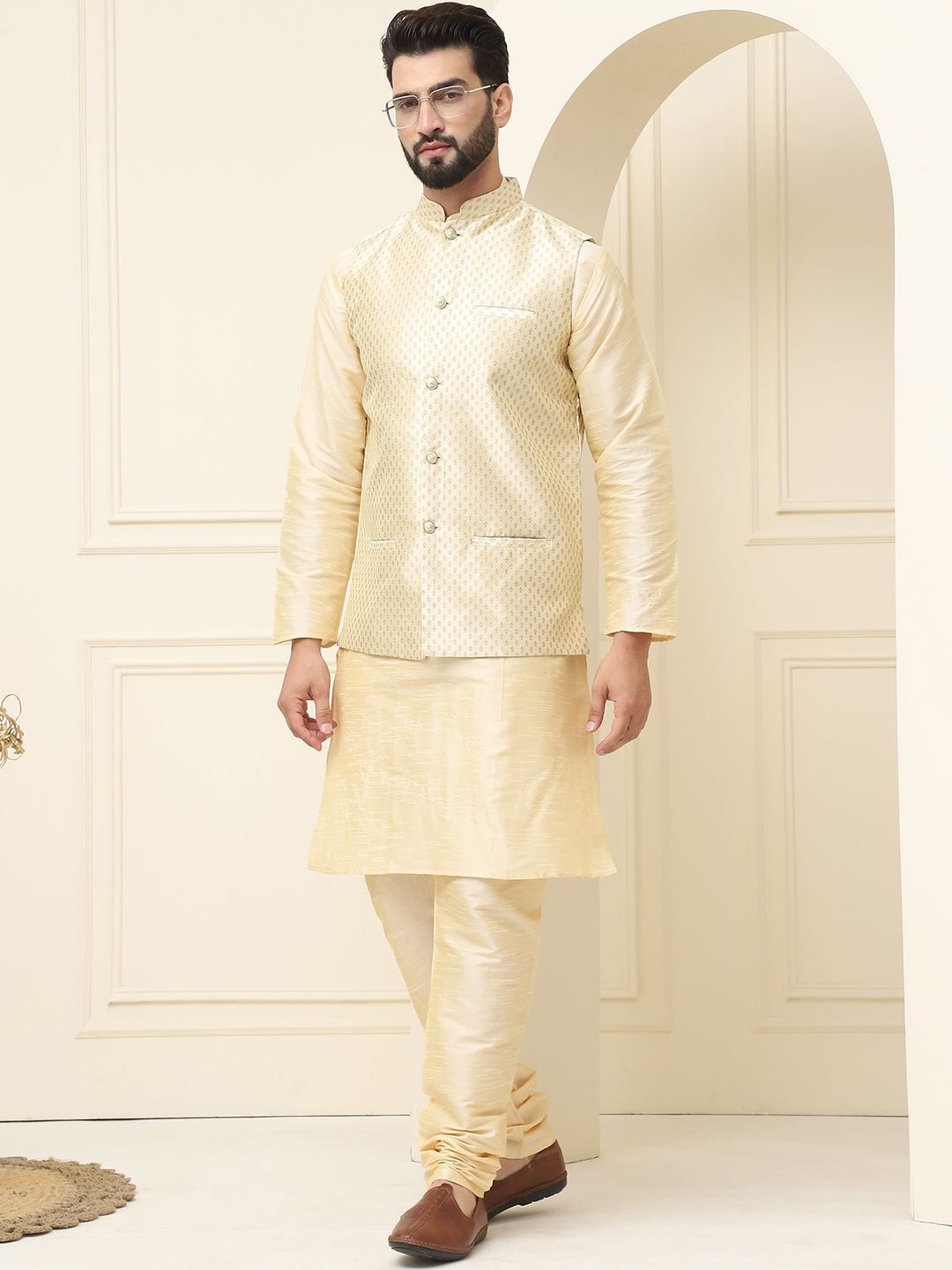 SOJANYA Kurta Kapas Sutera Kolar Mandarin Dengan Jaket Nehru Rekaan Churidar & Tenunan