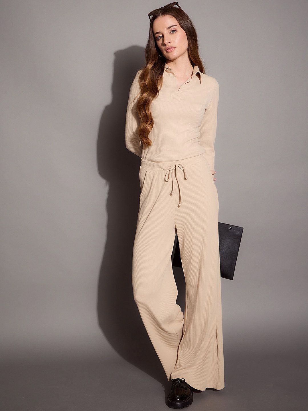 SASSAFRAS BASICS Women Ribbed Relaxed Fit Mid Rise Track Pants