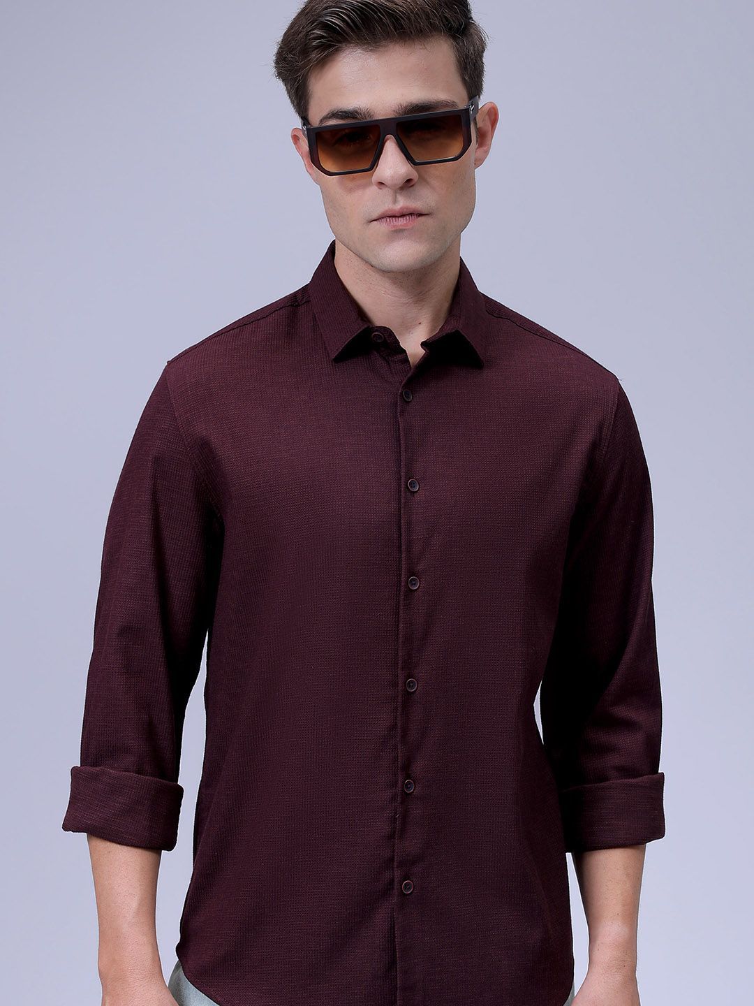 The Indian Garage Co Men Slim Fit Spread Collar Solid Casual Shirt