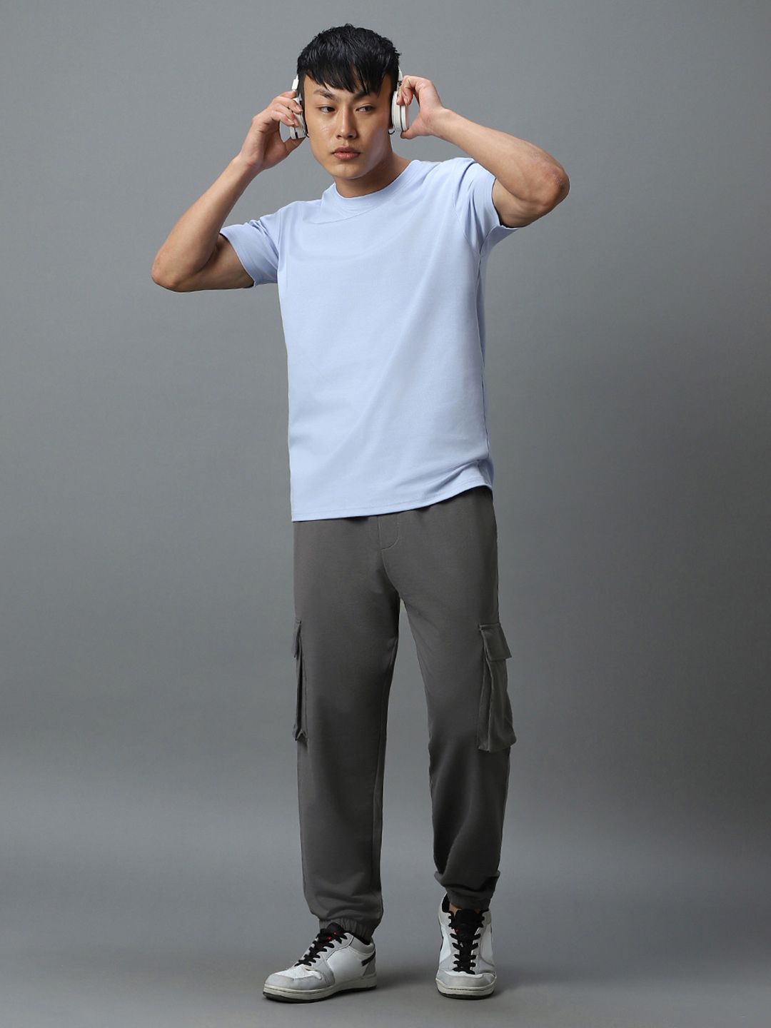 Bewakoof Air 1.0 Men Mid Rise Oversized Cotton Cargo Joggers