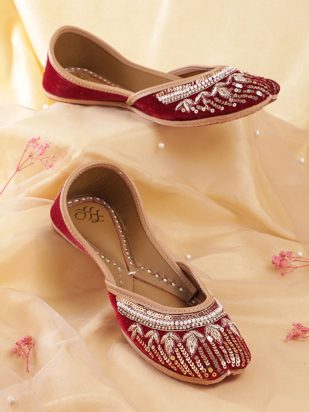 House of Pataudi Women Embellished Ethnic Mojaris