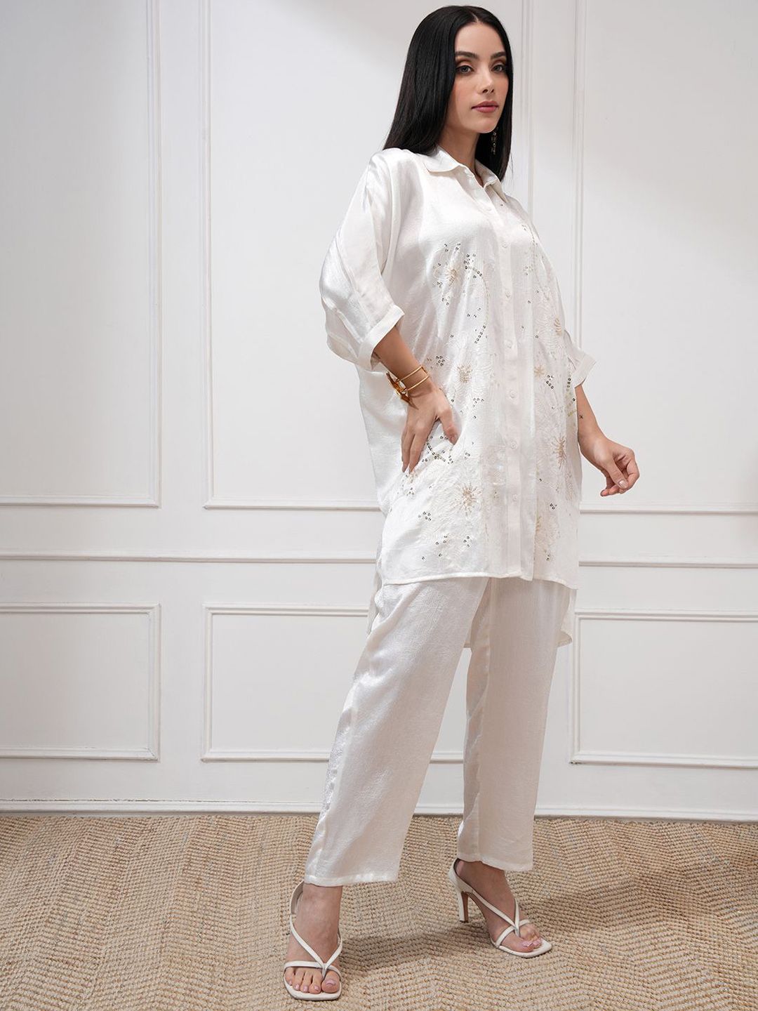Vishudh Women Embroide Tunic With Regular Pants Co-Ord Set