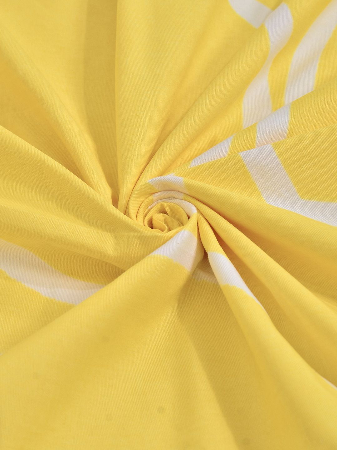Aura Kuning & Putih Geometrik 300 TC Set Cadar Double King 2.50 m x 2.25 m