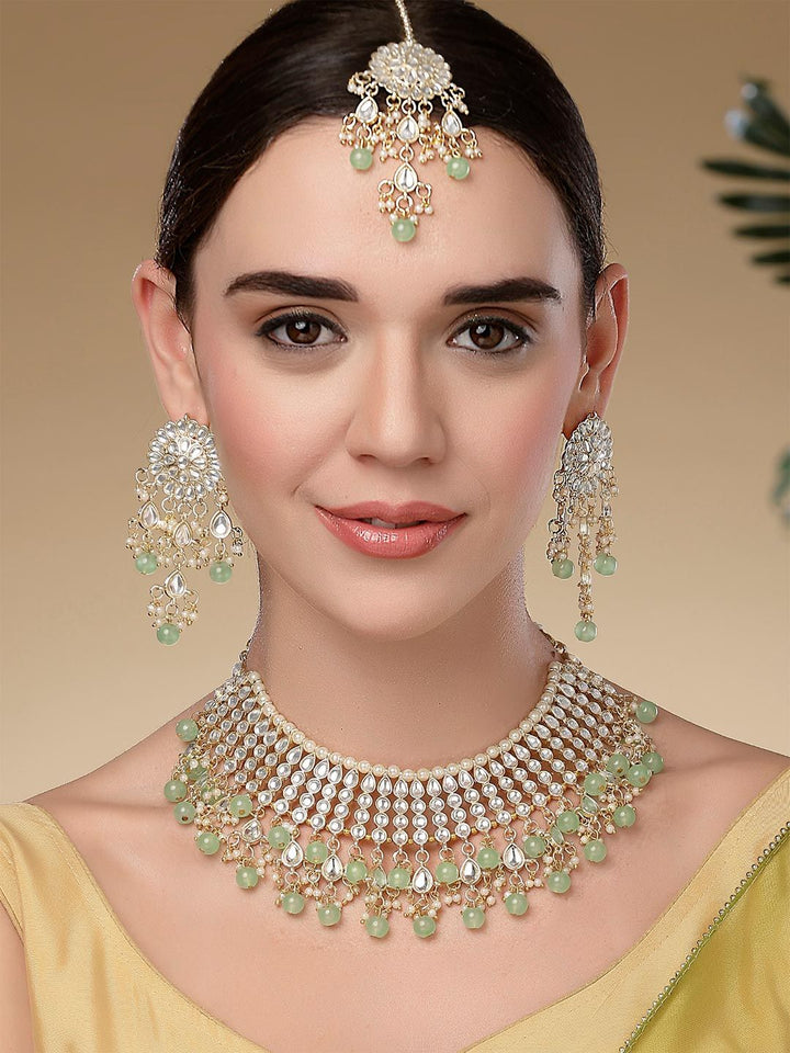 KARATCART Gold-Plated Lime-Green Kundan-Studded Choker Handcrafted Jewellery Set