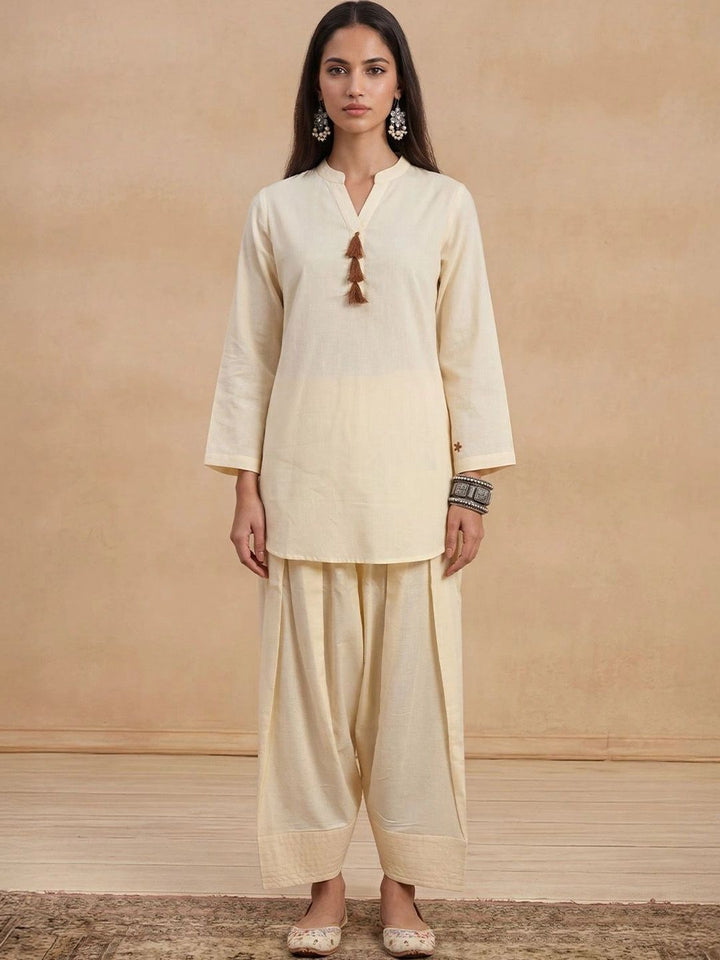 House of Chikankari Women Regular Chikankari Kurta with Trousers