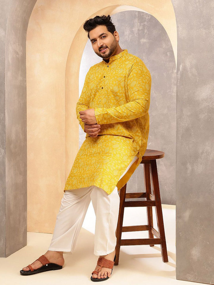 SOJANYA PLUS Floral Printed Mandarin Collar Straight Kurta