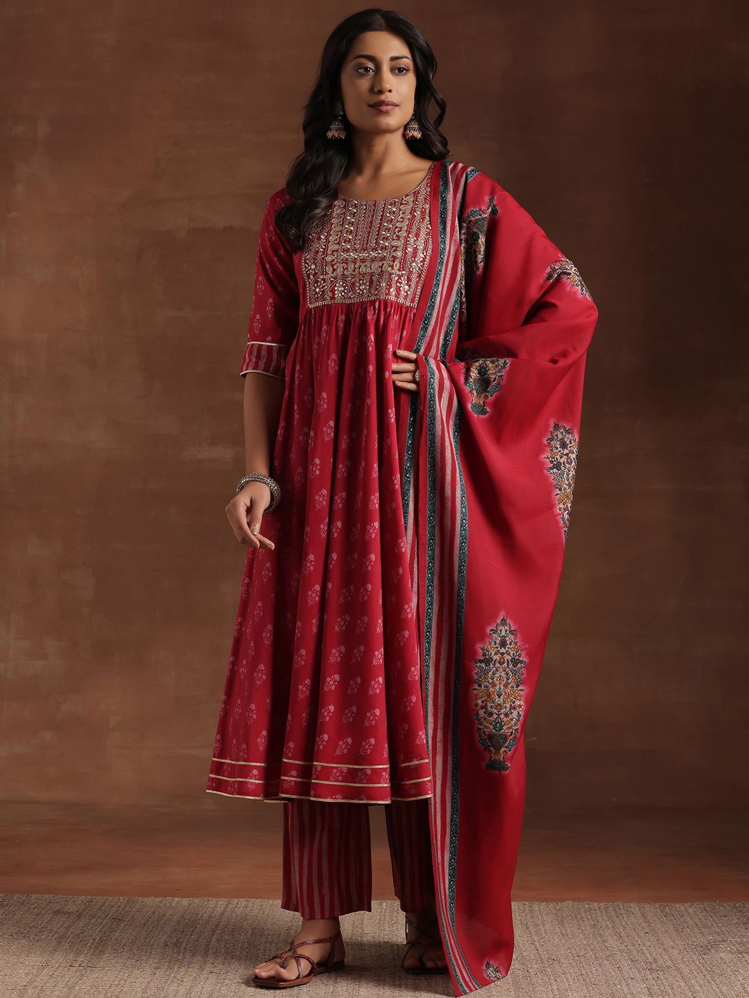 Libas Floral Printed Pleated Anarkali Kurta dengan Seluar & Dupatta