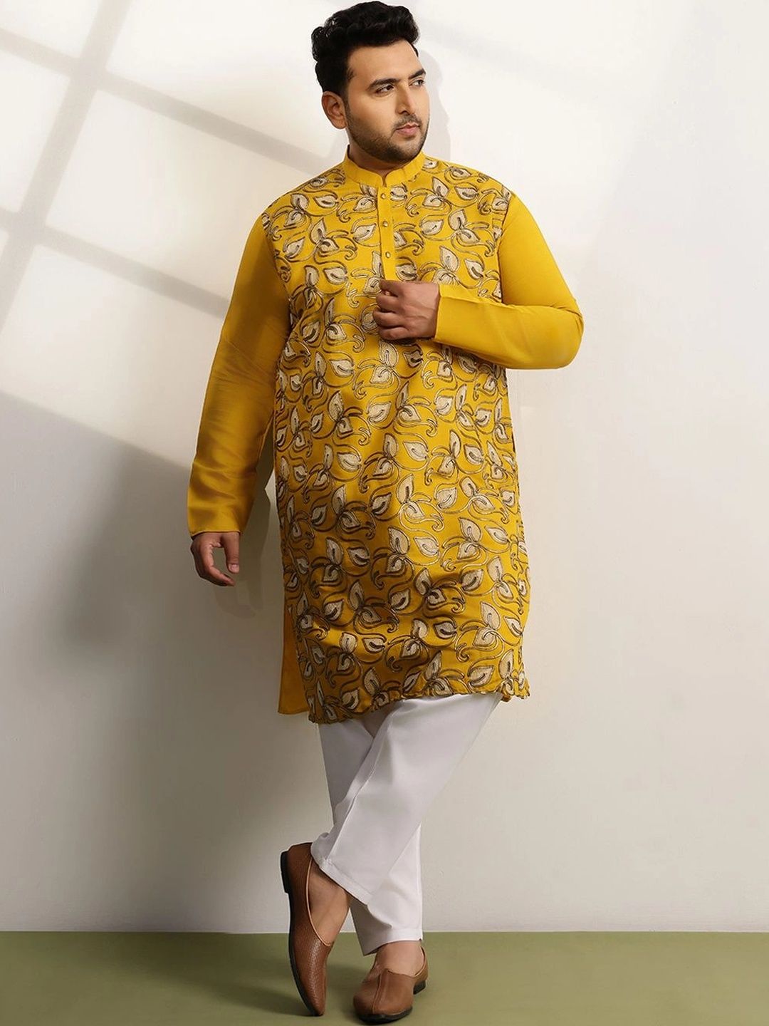 SOJANYA PLUS Men Ethnic Motifs Printed Regular Kurta with Trousers