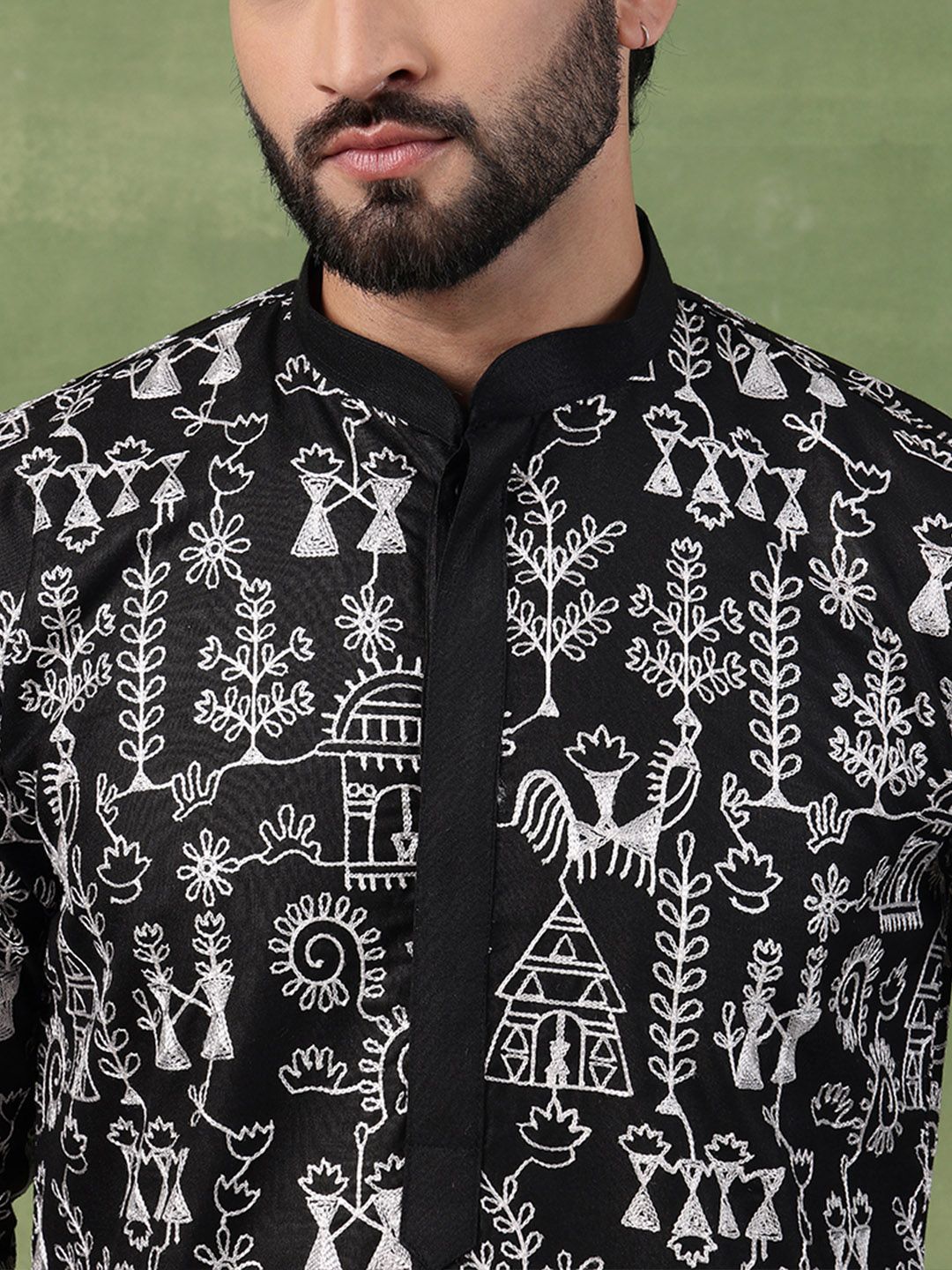 SOJANYA Men Embroidered Thread Work Kurta