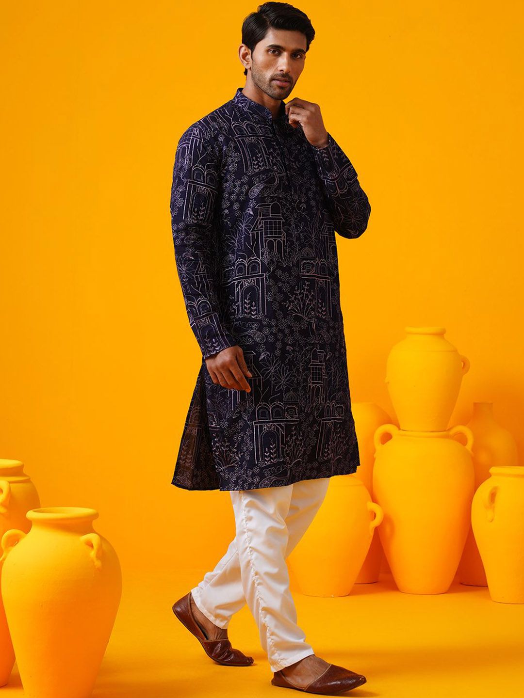 SOJANYA Ethnic Motifs Embroidered Mandarin Collar Thread Work Straight Kurtas