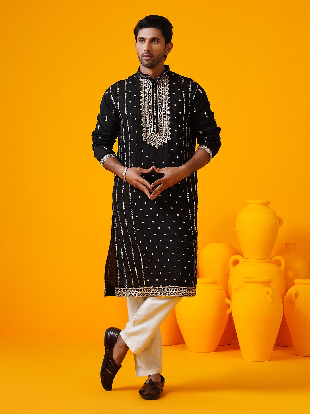 SOJANYA LUXE Kolar Mandarin Sulam Geometrik Kurta Lurus Sutera Tulen Dengan Seluar