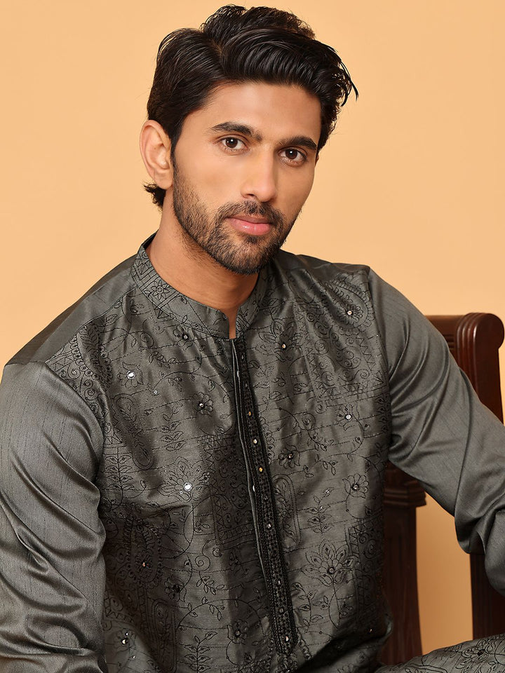 Jompers Floral Embroidered Mandarin Collar Mirror Work Straight Kurta