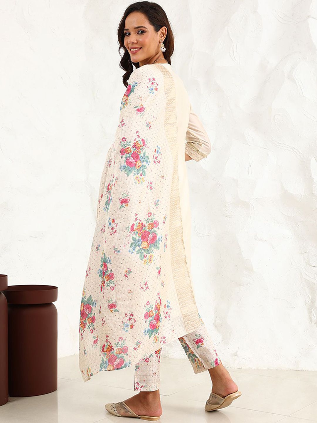W Women Floral Printed Regular Thread Work Kurta with Trousers & With Dupatta