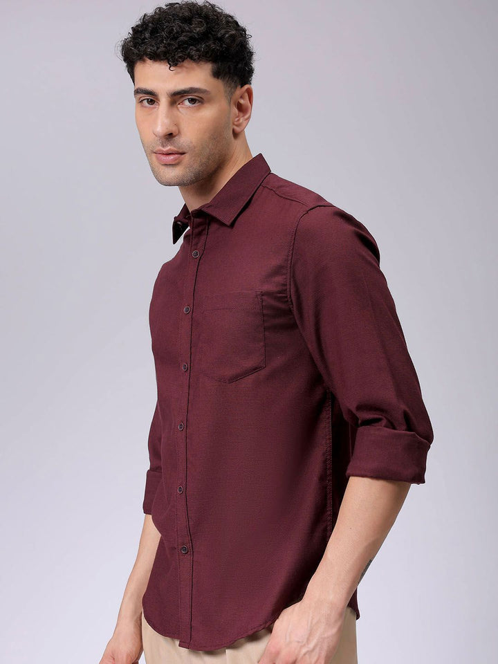 The Indian Garage Co Men Spread Collar Solid Slim Fit Casual Shirt