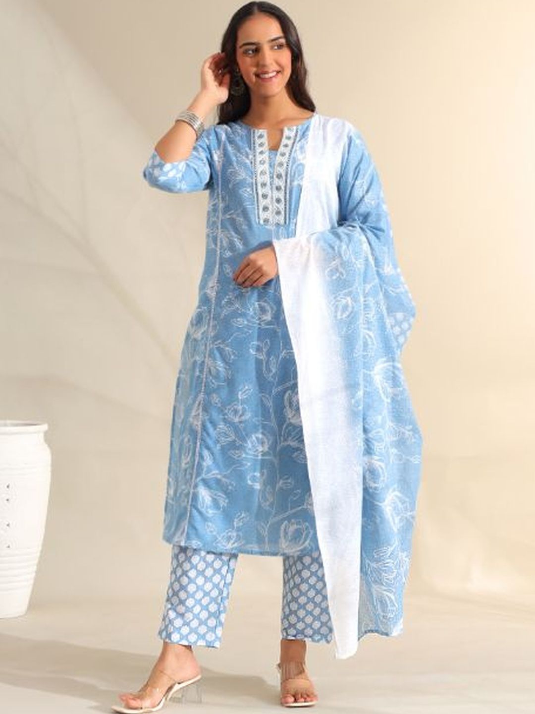 Mamicha Women Floral Printed Regular Thread Work Pure Cotton Kurta with Trousers & With Dupatta