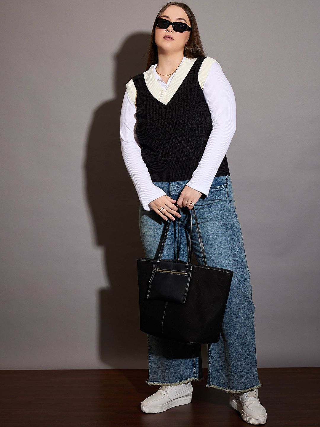 SASSAFRAS Curve Women Colourblocked Plus Size Sweater Vest