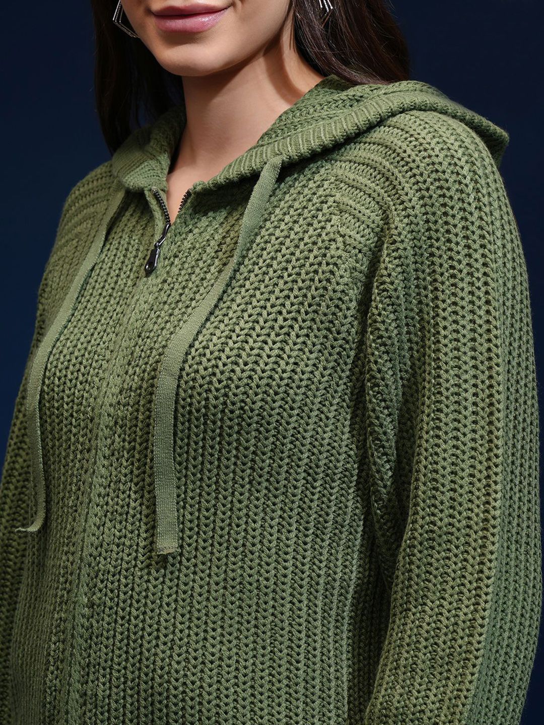 Tokyo Talkies Women Ribbed Pullover with Zip Detail