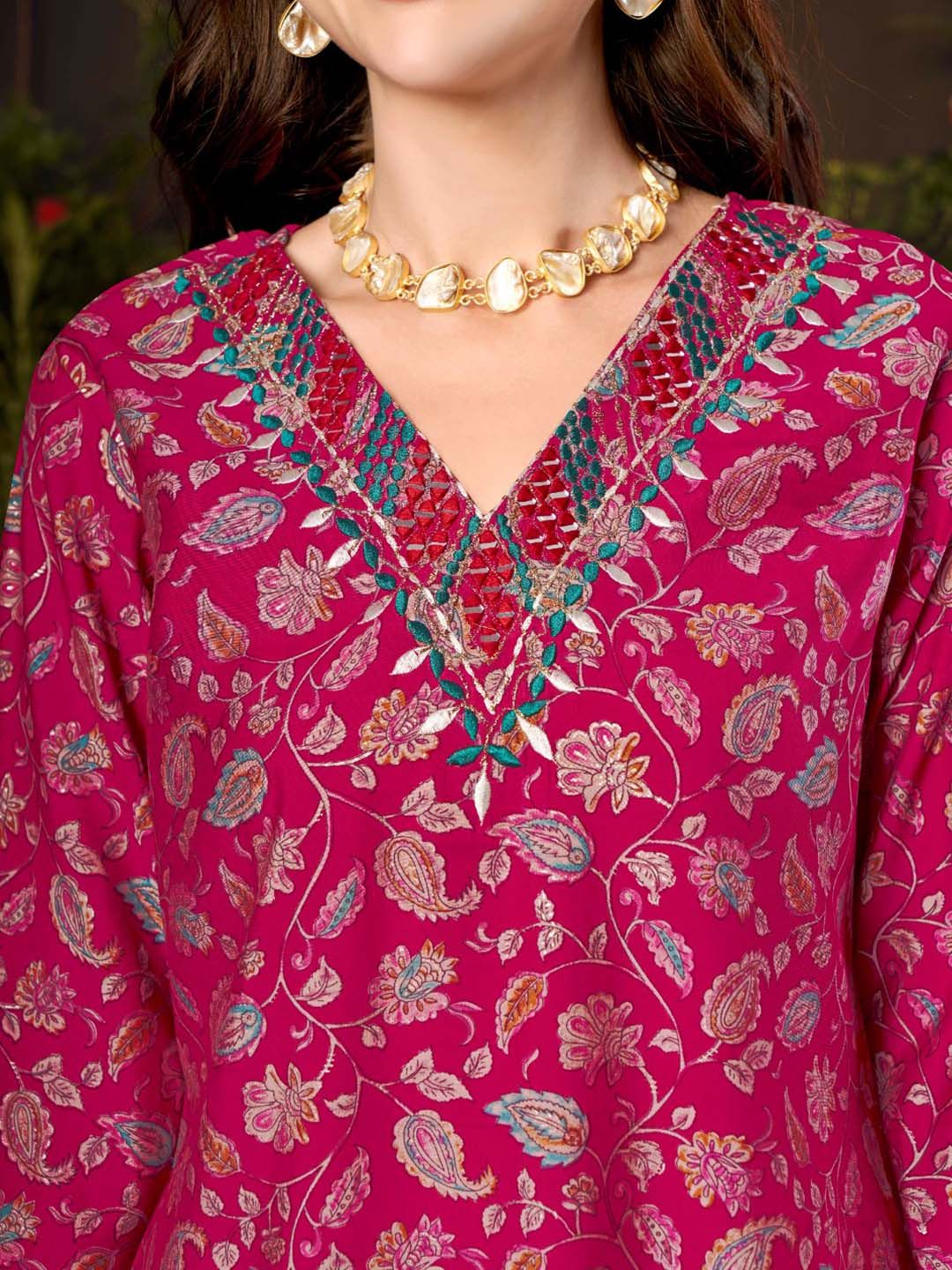 Anouk Women Floral Embroidered Thread Work Chanderi Silk Kurta