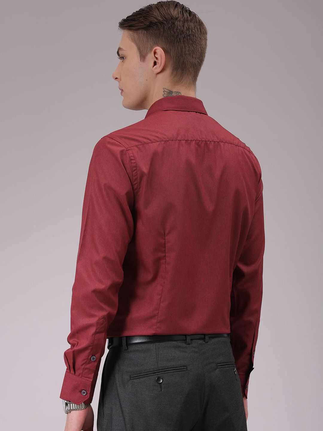 The Indian Garage Co. X Luxe Men Cutaway Collar Solid Slim Fit Formal Shirt