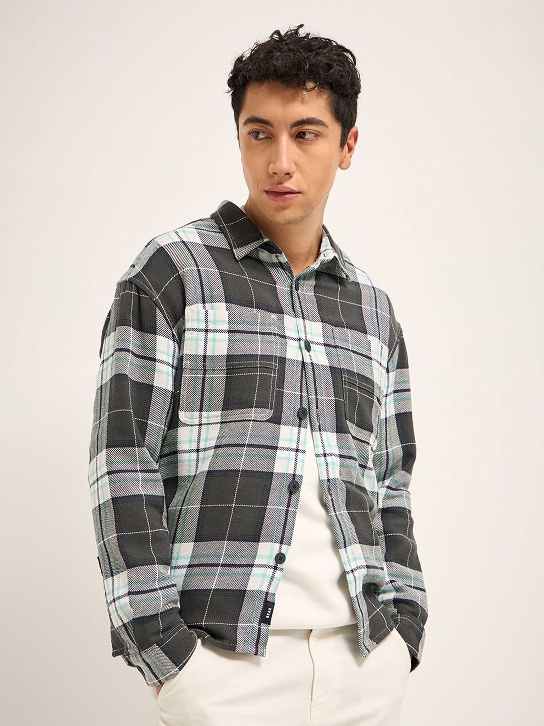 THE BEAR HOUSE Men Spread Collar Checked Cotton Relaxed Fit Casual Shirt