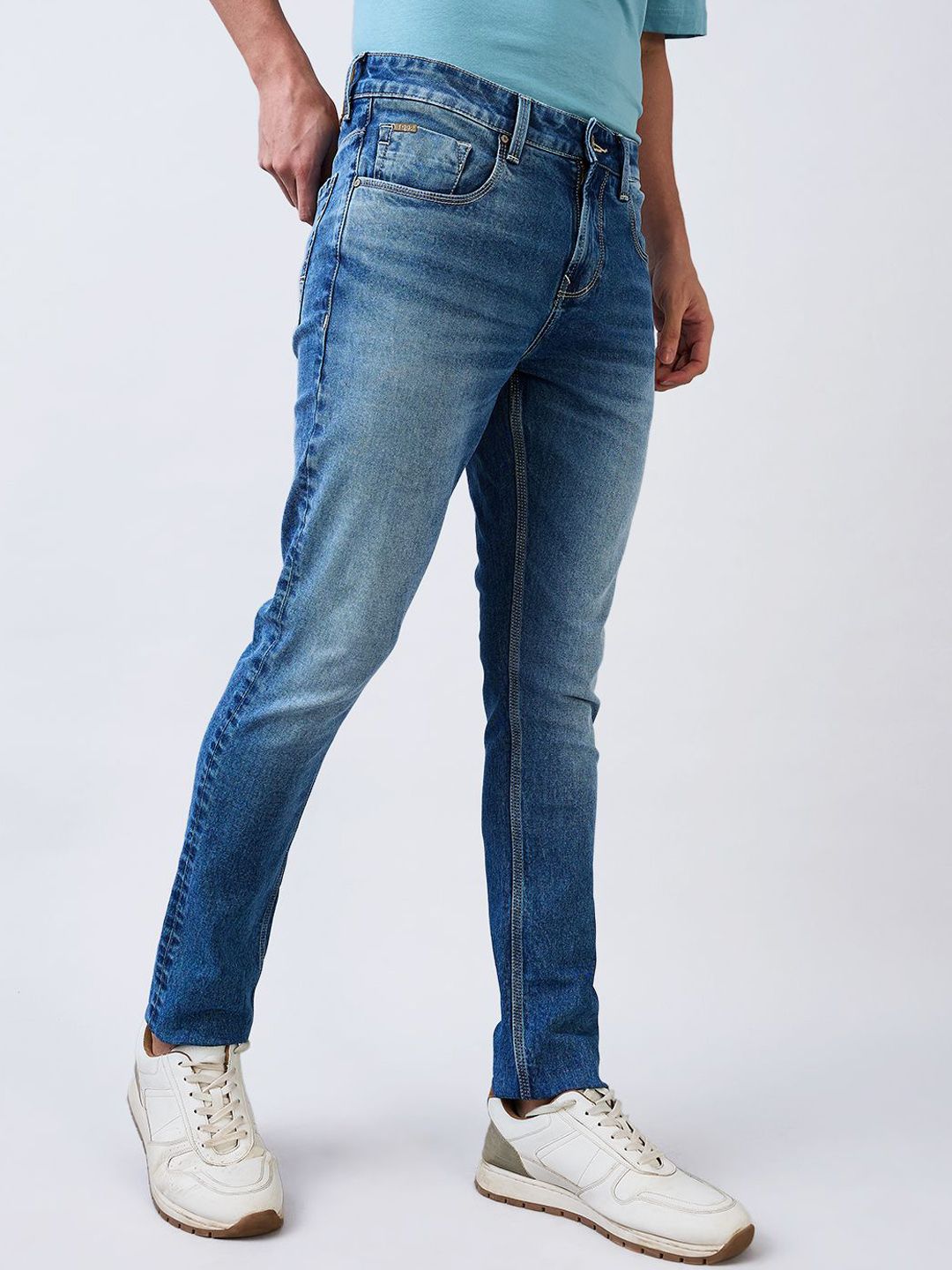 SPYKAR Men Slim Fit Low-Rise Slash Knee Jeans