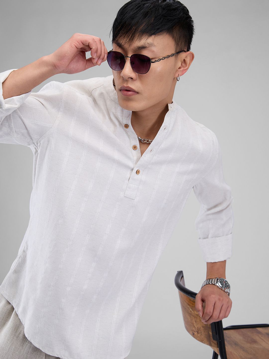 VASTRADO Woven Design Mandarin Collar Thread Work Cotton Straight Kurta