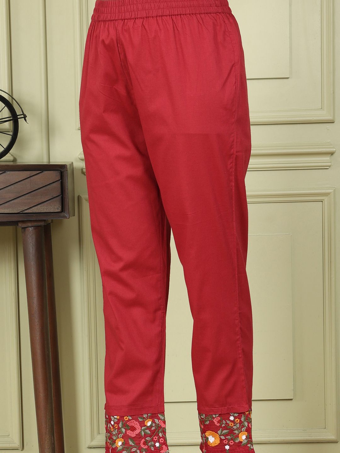 W Women Floral Embroidered Empire Thread Work Pure Cotton Kurta with Trousers & With Dupatta