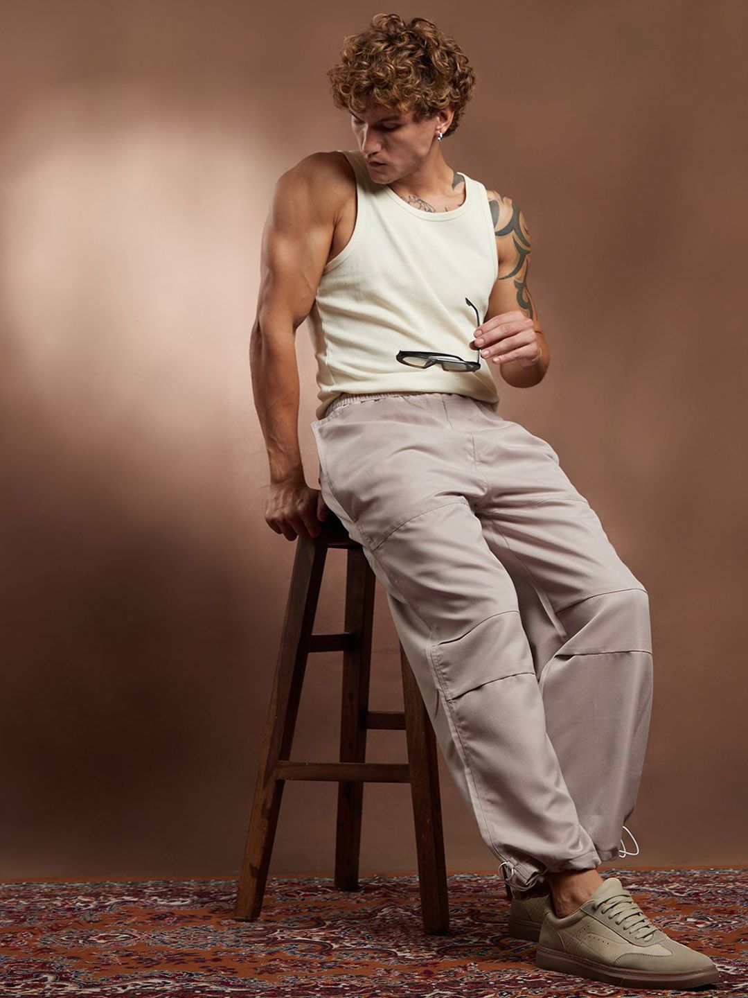 Campus Sutra Men Comfort Relaxed Fit Cargos Trousers