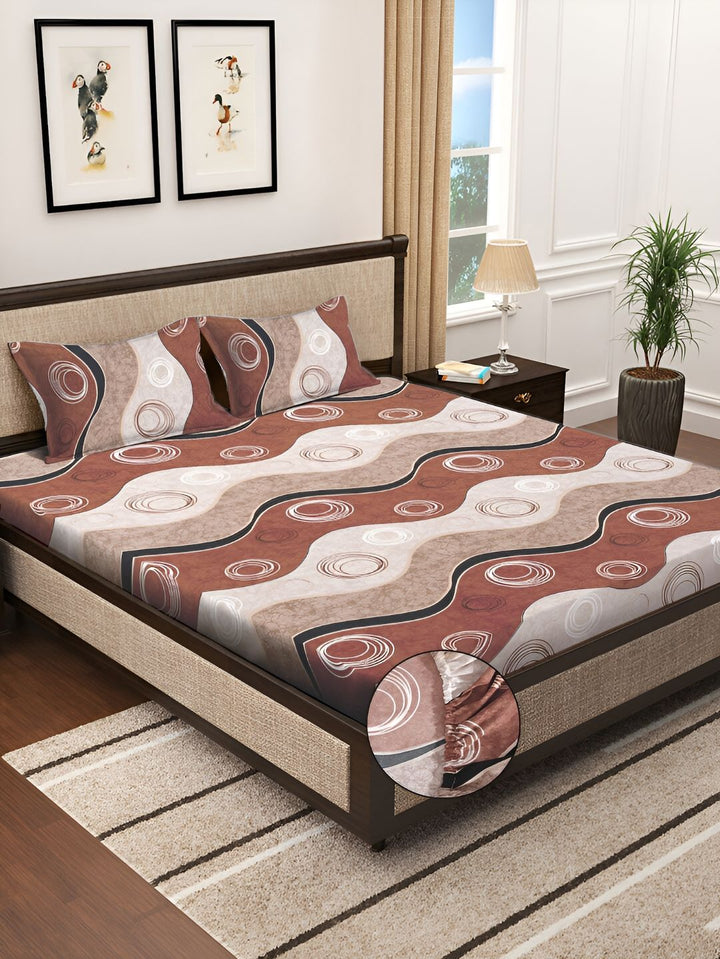 KLOTTHE Brown Geometric Fitted 300 TC King Fine Bedsheet with 2 Pillow Covers-250X225 cm