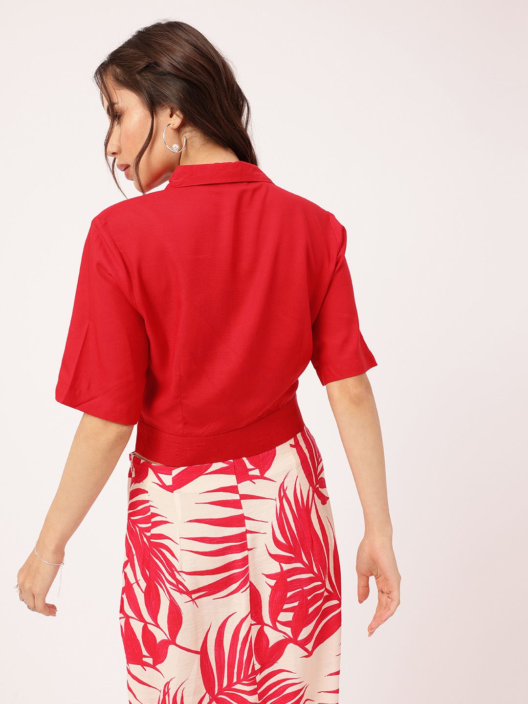DressBerry Classic Minimalist Waisted Crop Shirt
