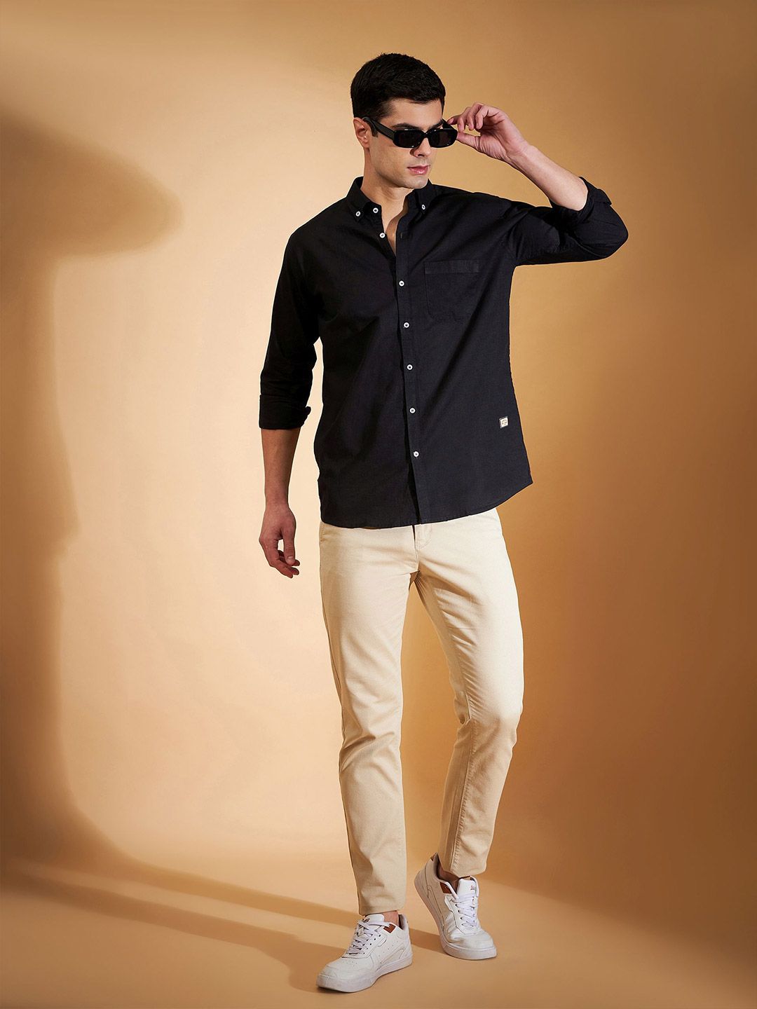 DENNISON Men Smart Fit Solid Button-Down Collar Cotton Casual Shirt