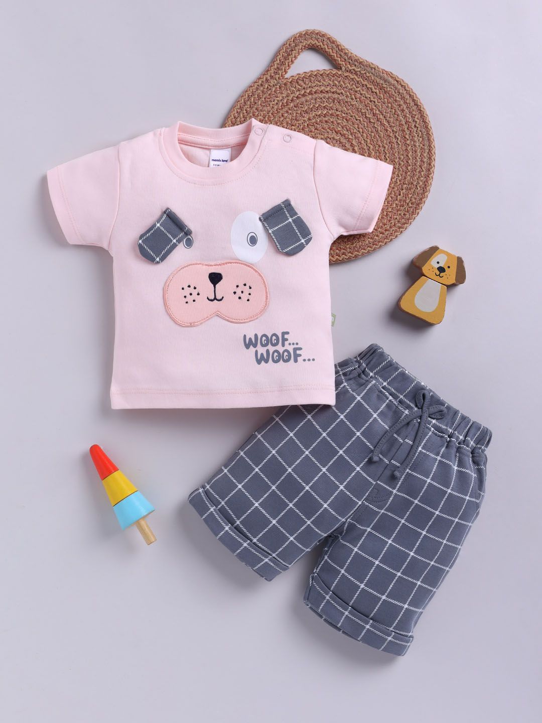 Moms Love Boys Printed T-shirt with Shorts