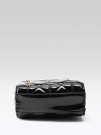 DressBerry Structured Quilted Handheld Bag