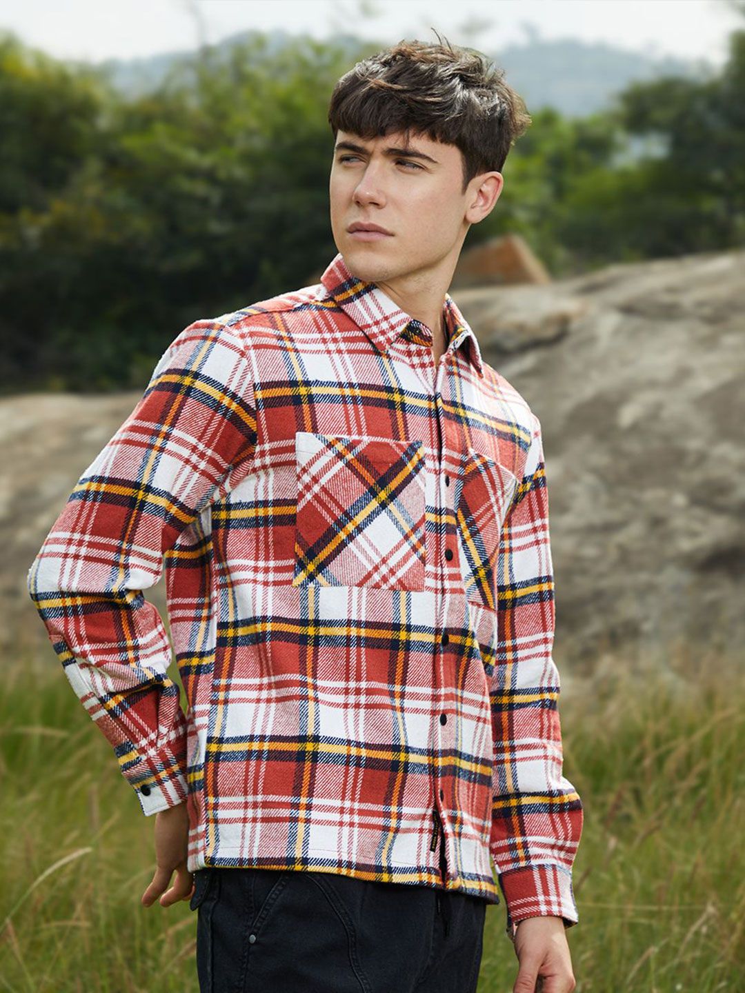 Campus Sutra Men Comfort Opaque Checked Casual Shirt