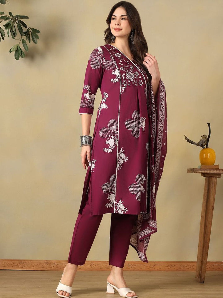 Mamicha Women Floral Printed Angrakha Thread Work Pure Cotton Kurta with Trousers & With Dupatta