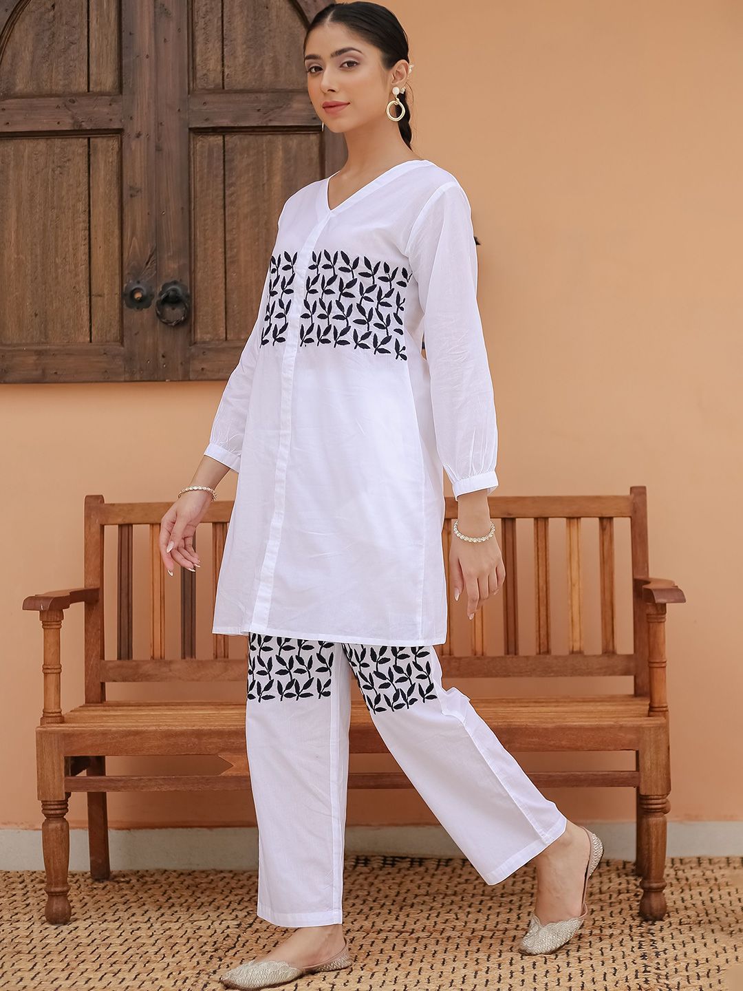 HOUSE OF KARI Saba Floral Embroidered Chikankari Kurta with Trousers