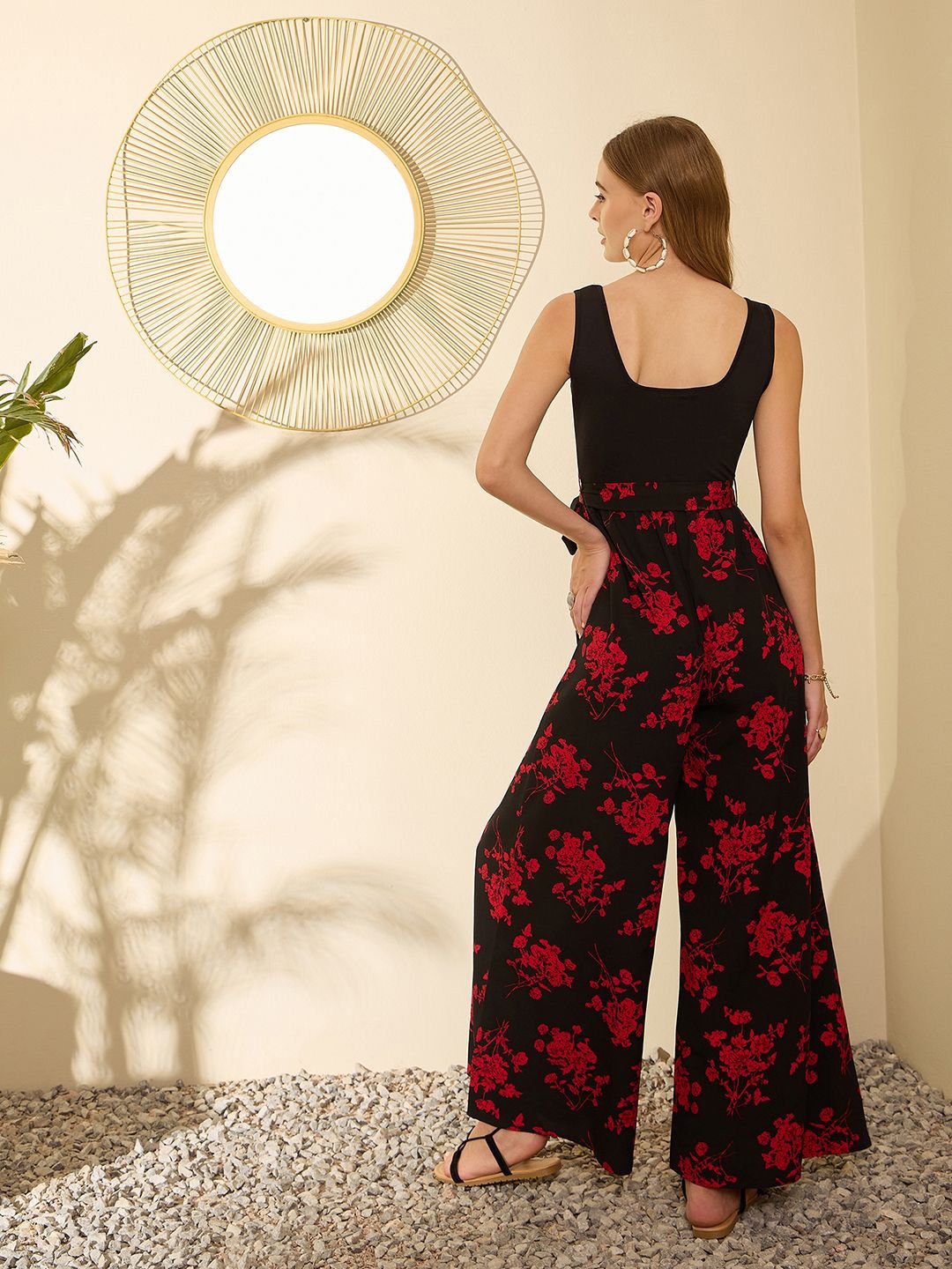 Berrylush Women Printed Round Neck Sleeveless Basic Jumpsuit