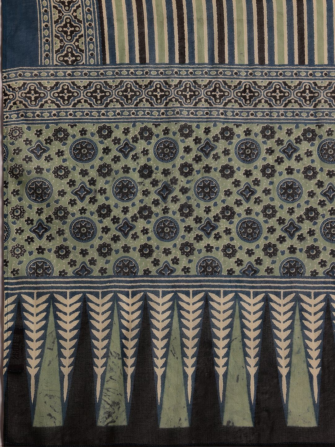 Libas Ethnic Motifs Printed Gotta Patti Pure Cotton Kurta with Trousers & Dupatta