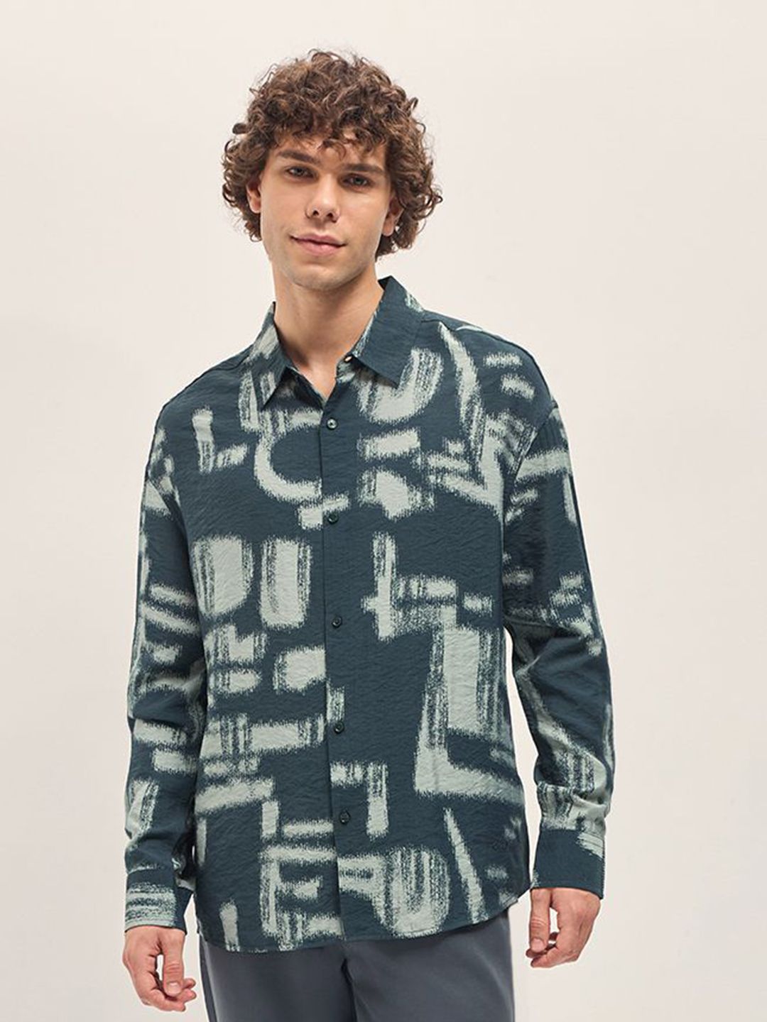 THE BEAR HOUSE Men Spread Collar Abstract Printed Relaxed Fit Casual Shirt