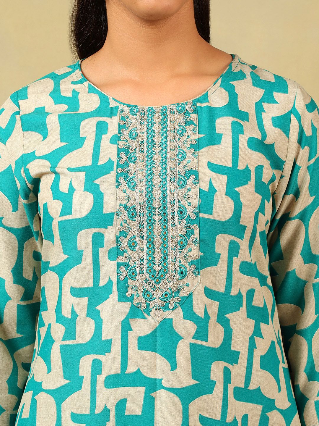 Mamicha Women Printed Regular Thread Work Pure Cotton Kurta with Trousers & With Dupatta