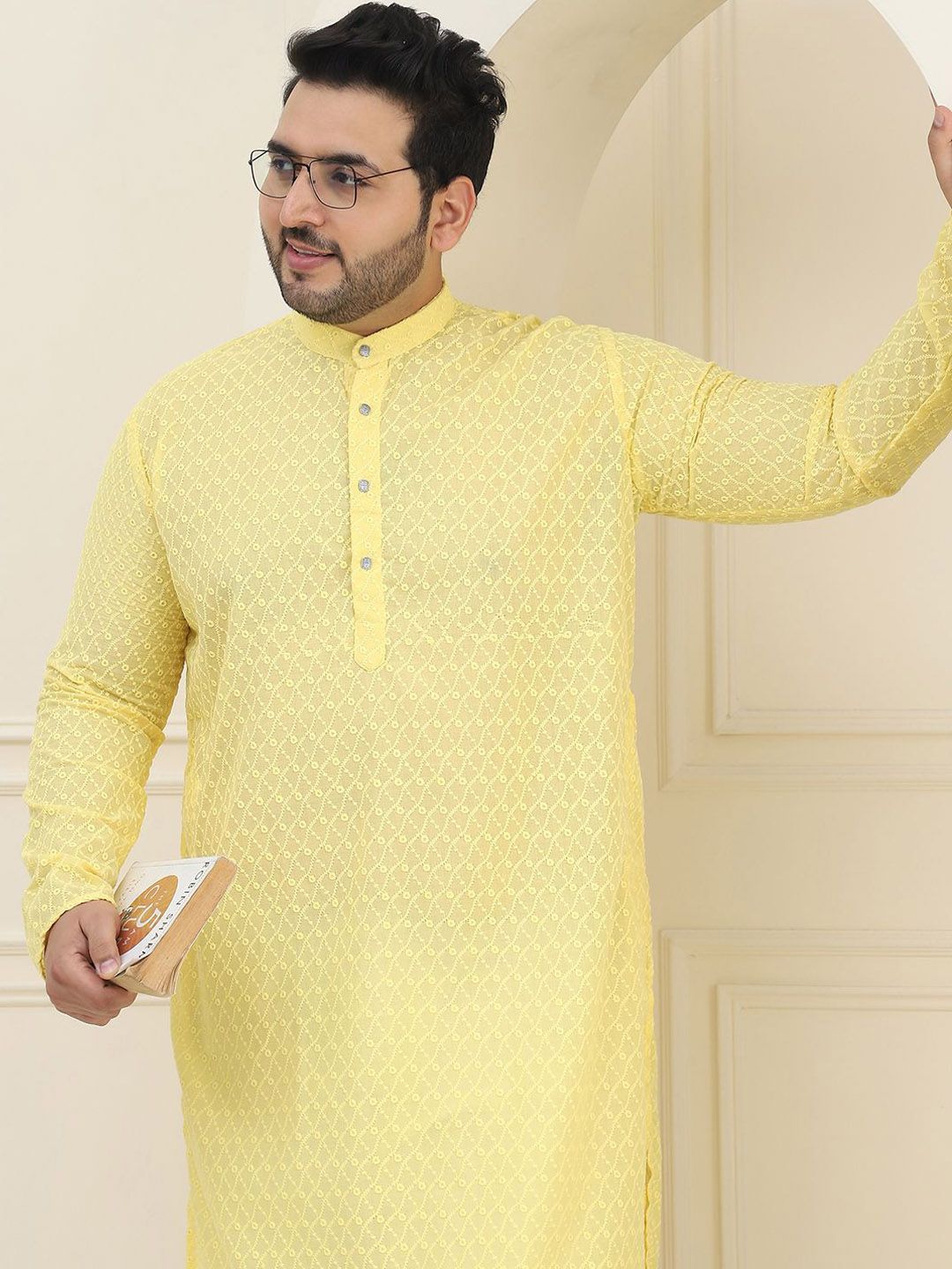 SOJANYA PLUS Floral Embroidered Chikankari Pure Cotton Straight Kurta With Pyjama