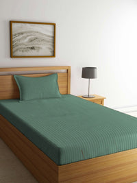 Myntra Elegant Homes Kapas Berjalur Hijau 300 TC Cadar Halus Tunggal dengan Sarung Bantal-89 x 59 inci