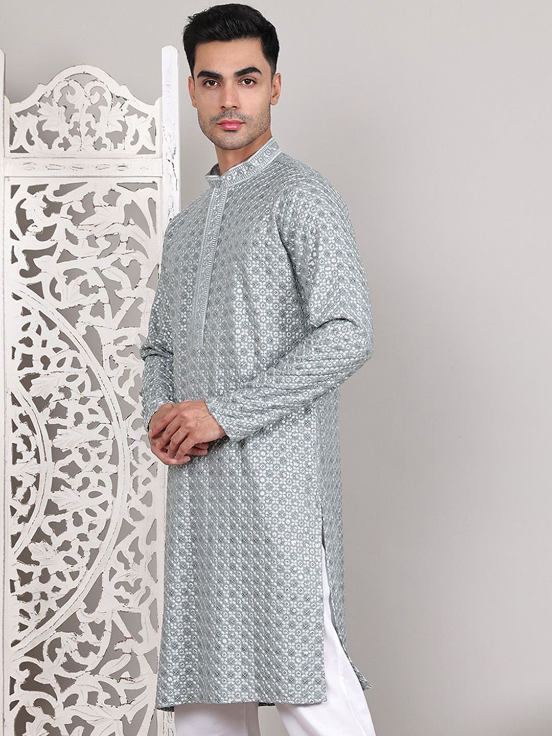 Jompers Men Geometric Embroidered Sequinned Kurta